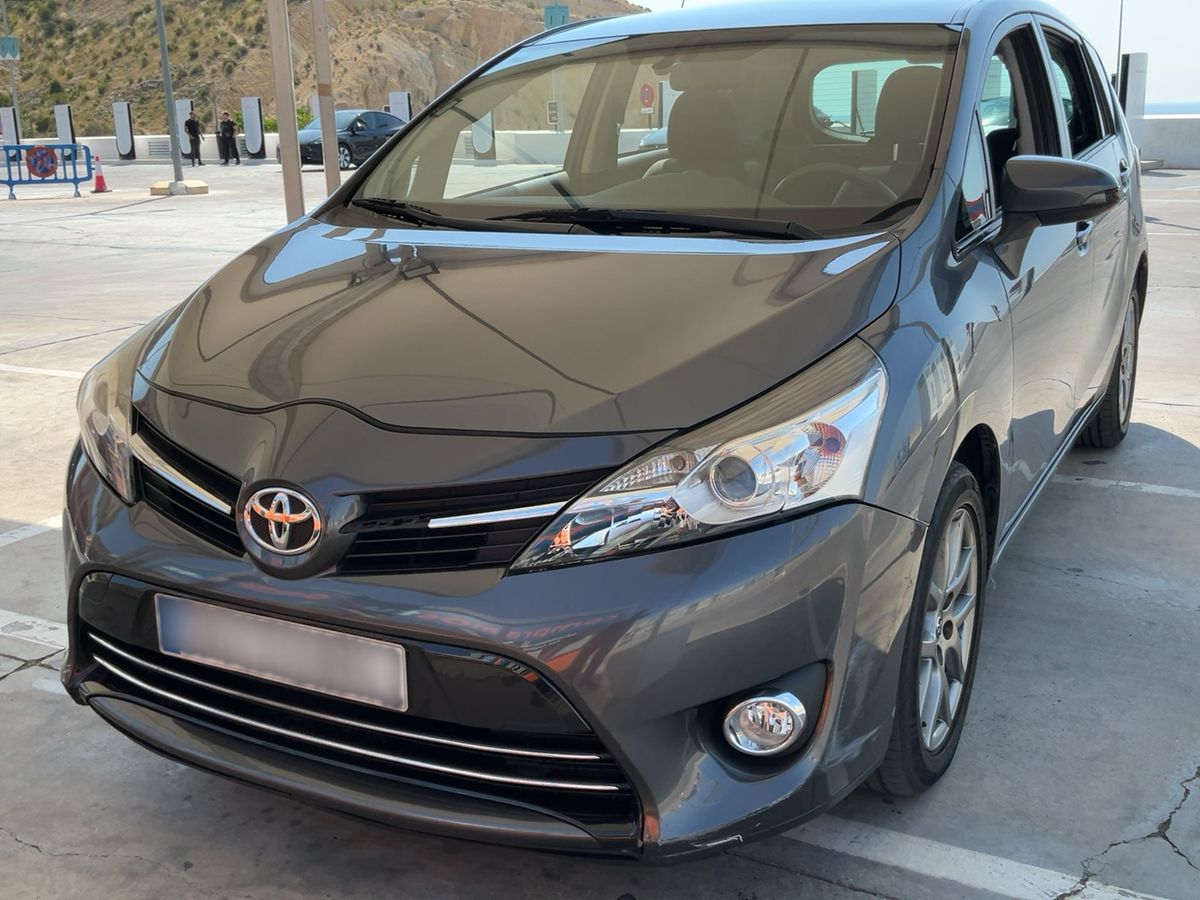 Toyota Verso 2013