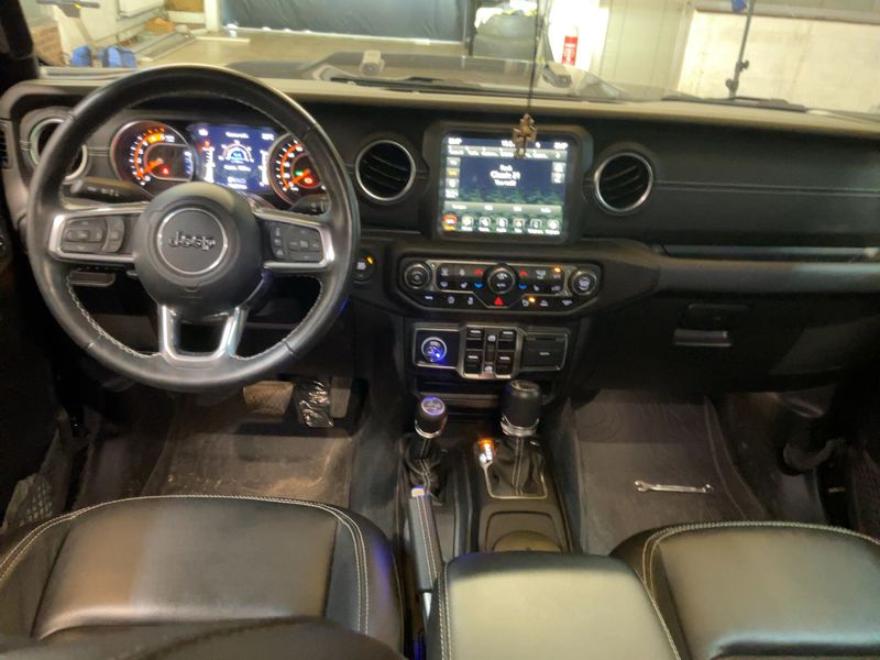 Jeep Gladiator 3.0 CRD Overland 4WD 2022 – снимка 17