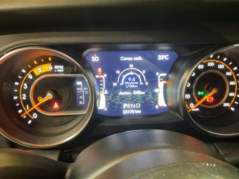 Jeep Gladiator 3.0 CRD Overland 4WD 2022 – снимка 18