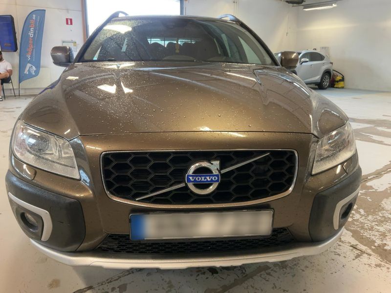 Volvo XC70 2.4 D4 Momentum AWD — zdjęcie 9