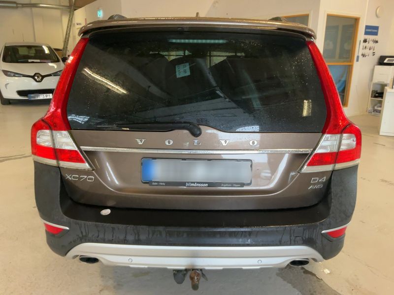 Volvo XC70 2.4 D4 Momentum AWD — zdjęcie 5