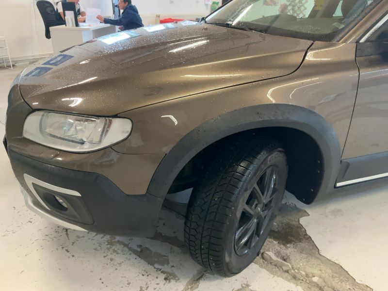 Volvo XC70 2.4 D4 Momentum AWD — zdjęcie 2