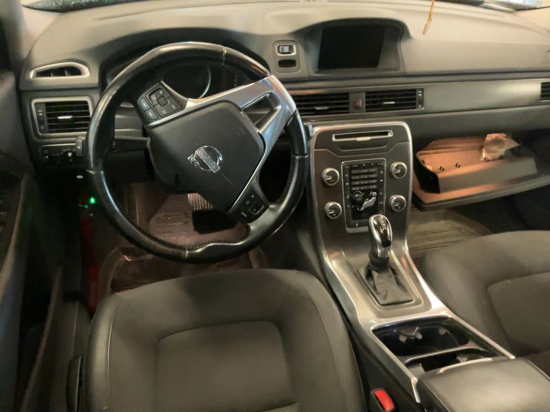 Volvo XC70 2.4 D4 Momentum AWD — zdjęcie 12