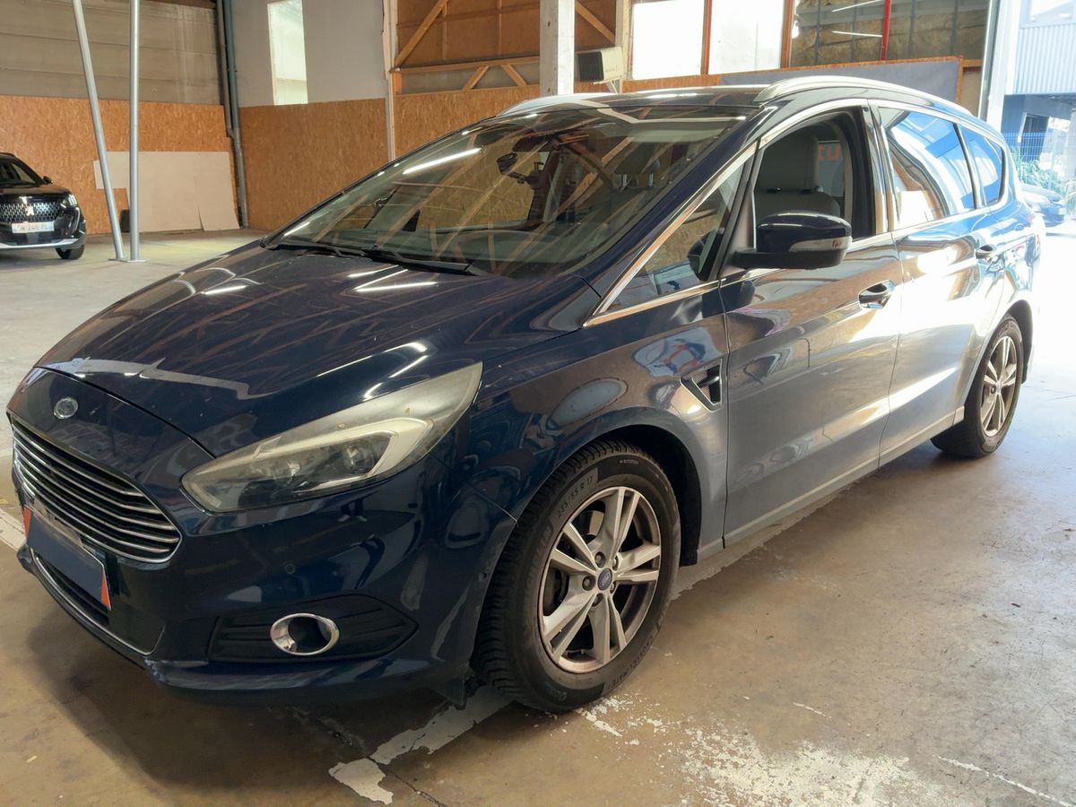 Ford S-Max 2016 — photo 1