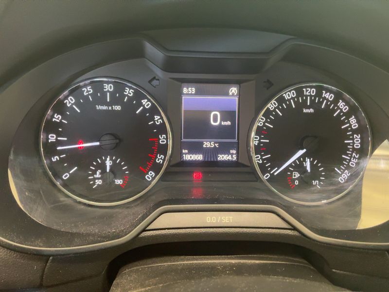 Skoda Octavia 1.6 TDI Style 4x4 2015 – снимка 18