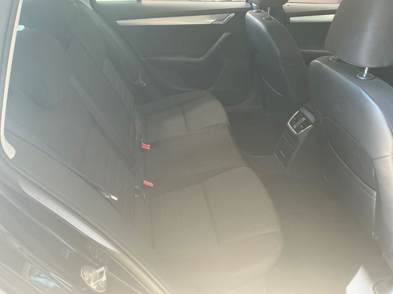 Skoda Octavia 1.6 TDI Style 4x4 2015 – снимка 29