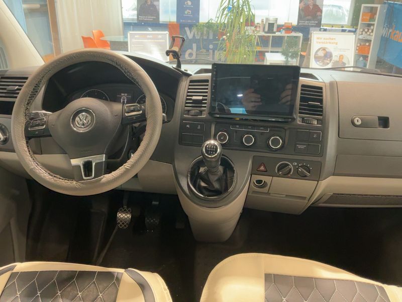 Volkswagen T5 Kombi 2.0 TDI — zdjęcie 12