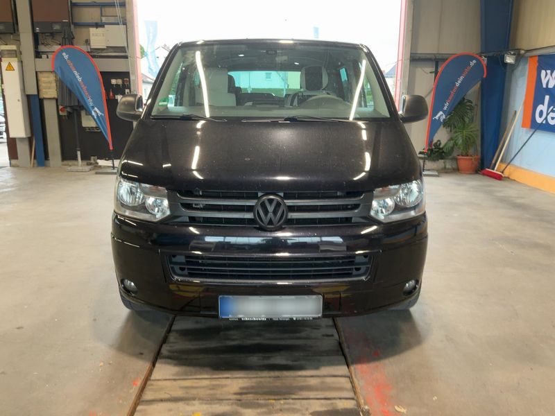 Volkswagen T5 Kombi 2.0 TDI — zdjęcie 9