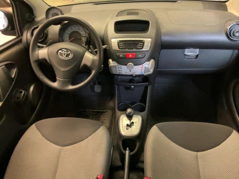 Toyota Aygo 1.0 VVT-i Dynamic — zdjęcie 12