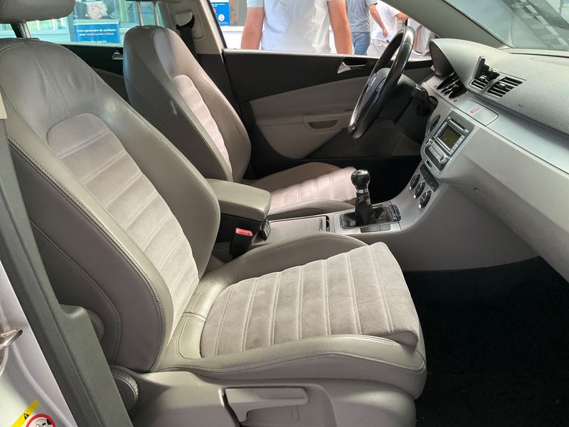 Volkswagen Passat 2.0 TDI Carat 2008 – снимка 3