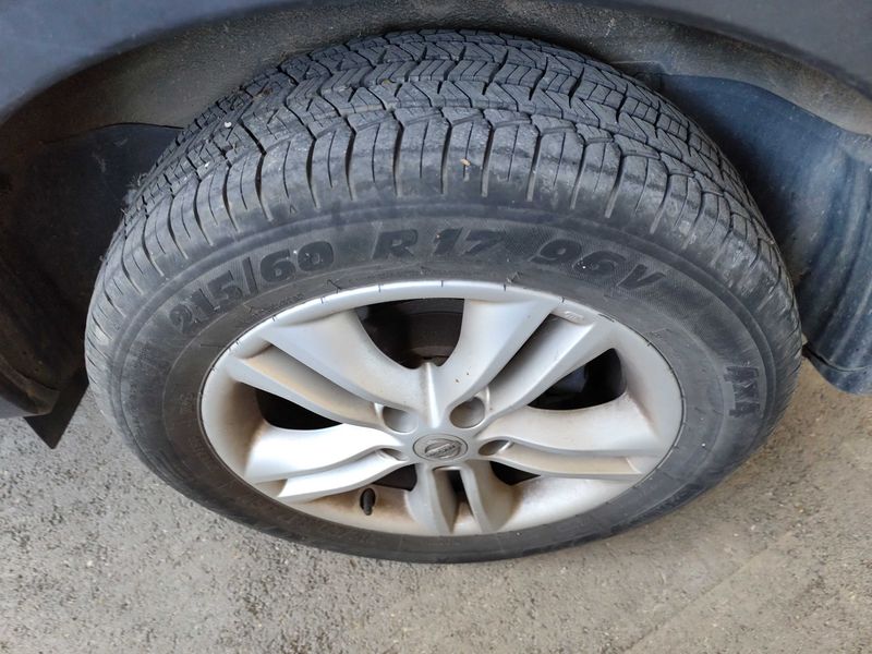 Nissan Qashqai+2 2.0 dCi Tekna 2011 – снимка 23