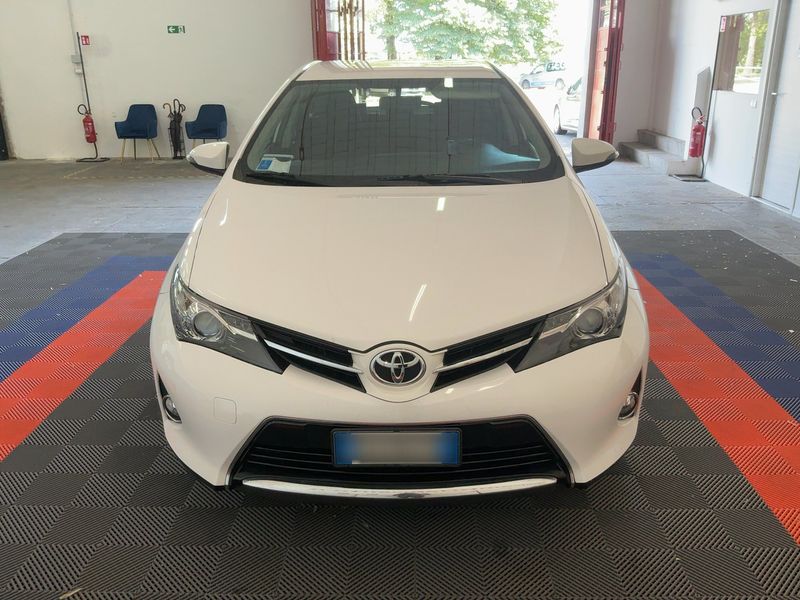 Toyota Auris 1.4 Turbodiesel Active 2014 – снимка 14