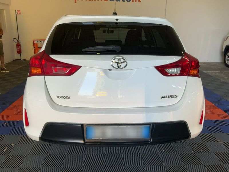 Toyota Auris 1.4 Turbodiesel Active 2014 – снимка 7