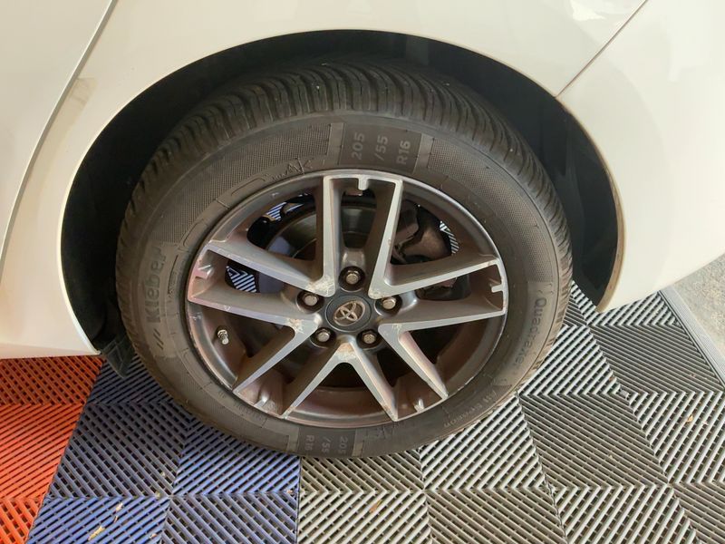 Toyota Auris 1.4 Turbodiesel Active 2014 – снимка 5