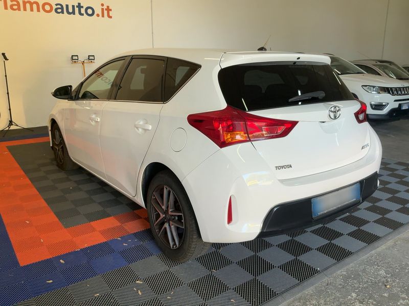 Toyota Auris 1.4 Turbodiesel Active 2014 – снимка 6