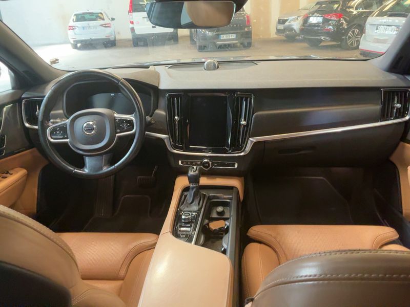 Volvo V90 Cross Country 2.0 D5 Pro AWD — zdjęcie 12