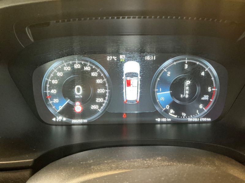 Volvo V90 Cross Country 2.0 D5 Pro AWD — zdjęcie 13