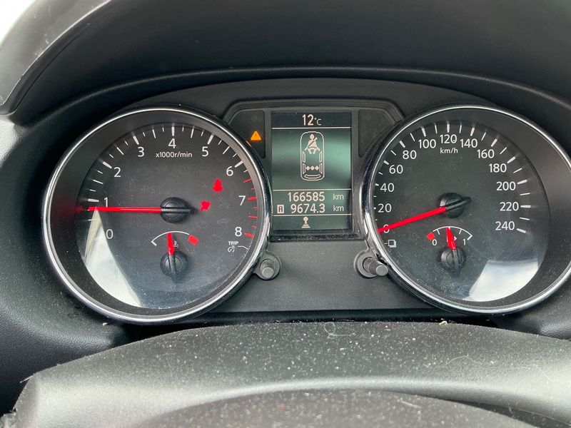 Nissan Qashqai 2.0 Tekna 4x4 — zdjęcie 13