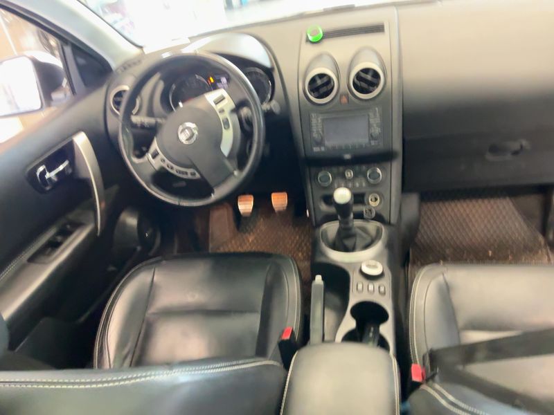 Nissan Qashqai 2.0 Tekna 4x4 — zdjęcie 12