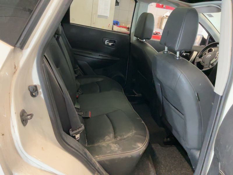 Nissan Qashqai 2.0 Tekna 4x4 — zdjęcie 14