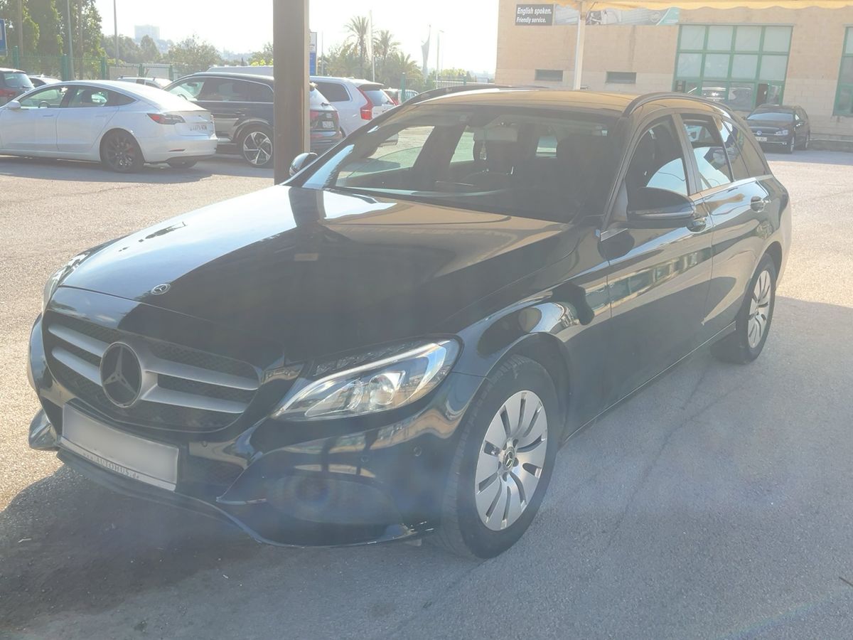 Mercedes-Benz C-Klasse 2017 — photo 1