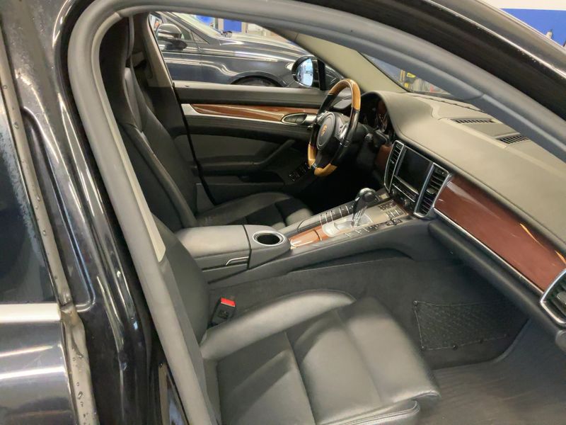 Porsche Panamera 4S — zdjęcie 11