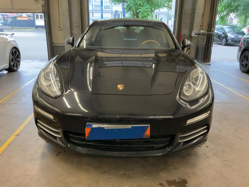 Porsche Panamera 4S — zdjęcie 9