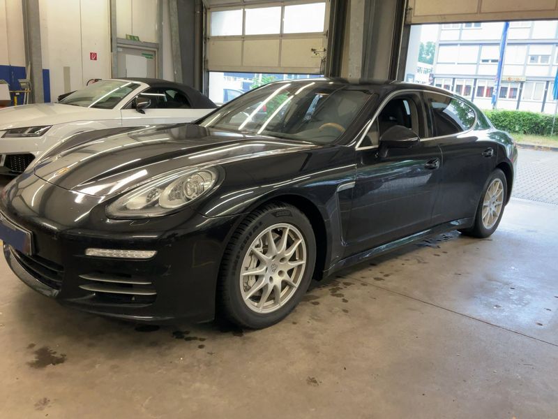 Porsche Panamera 4S