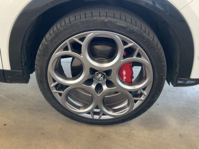 Alfa Romeo Tonale 1.3 Plug-in Hybrid Veloce AWD 2023 – снимка 11