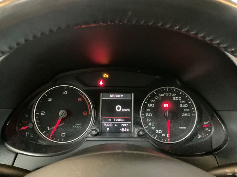 Audi Q5 3.0 V6 TDI quattro 2012 – снимка 18