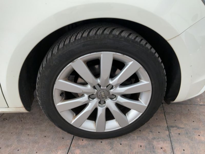 Audi A1 1.2 TFSI Attraction 2011 – снимка 11