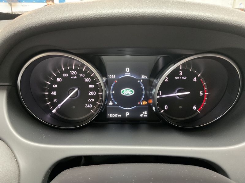 Land Rover Discovery Sport 2.0 Td4 SE AWD 2018 – снимка 18
