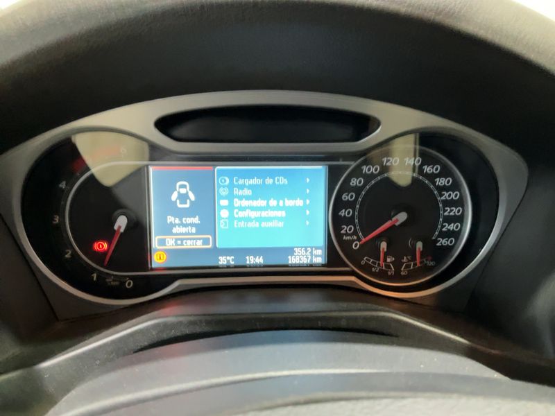 Ford Mondeo 2.2 TDCi Titanium S — zdjęcie 13