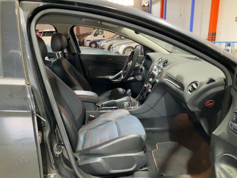 Ford Mondeo 2.2 TDCi Titanium S — zdjęcie 11