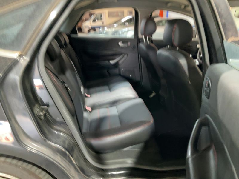 Ford Mondeo 2.2 TDCi Titanium S — zdjęcie 14