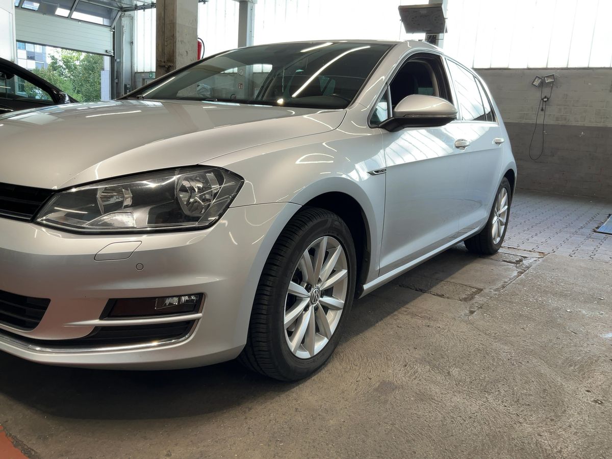 Volkswagen Golf VII 1.6 TDI Lounge BlueMotion Tech