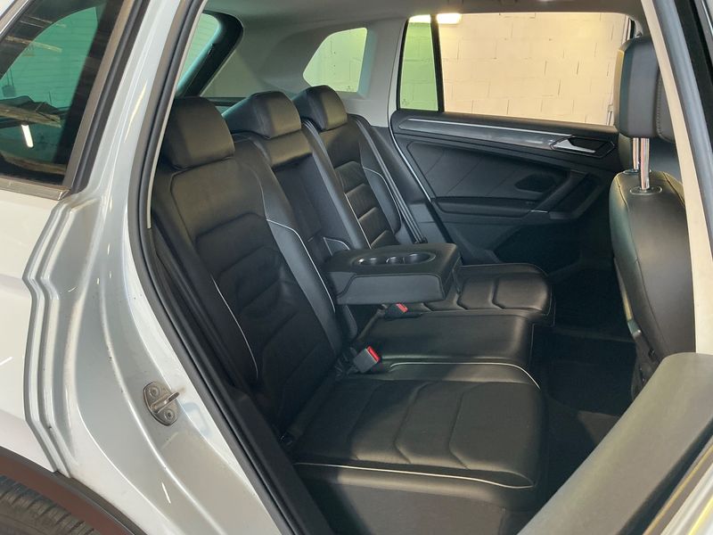 Volkswagen Tiguan 2.0 TDI Carat Edition 4Motion BlueMotion Tech — zdjęcie 14