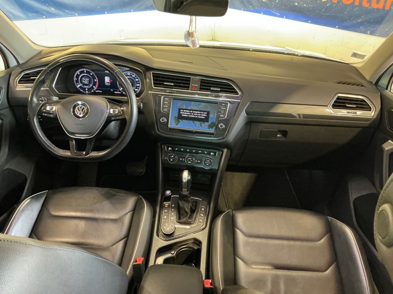 Volkswagen Tiguan 2.0 TDI Carat Edition 4Motion BlueMotion Tech — zdjęcie 12