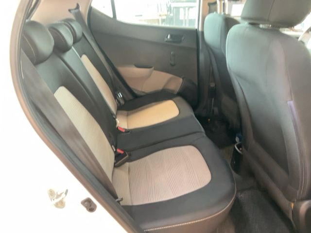 Hyundai i10 1.0 Basis — zdjęcie 14