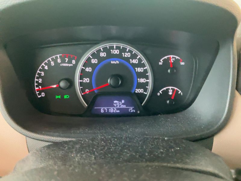Hyundai i10 1.0 Basis — zdjęcie 13