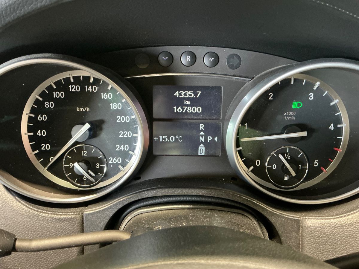 Mercedes-Benz M-Klasse 2011 — photo 19