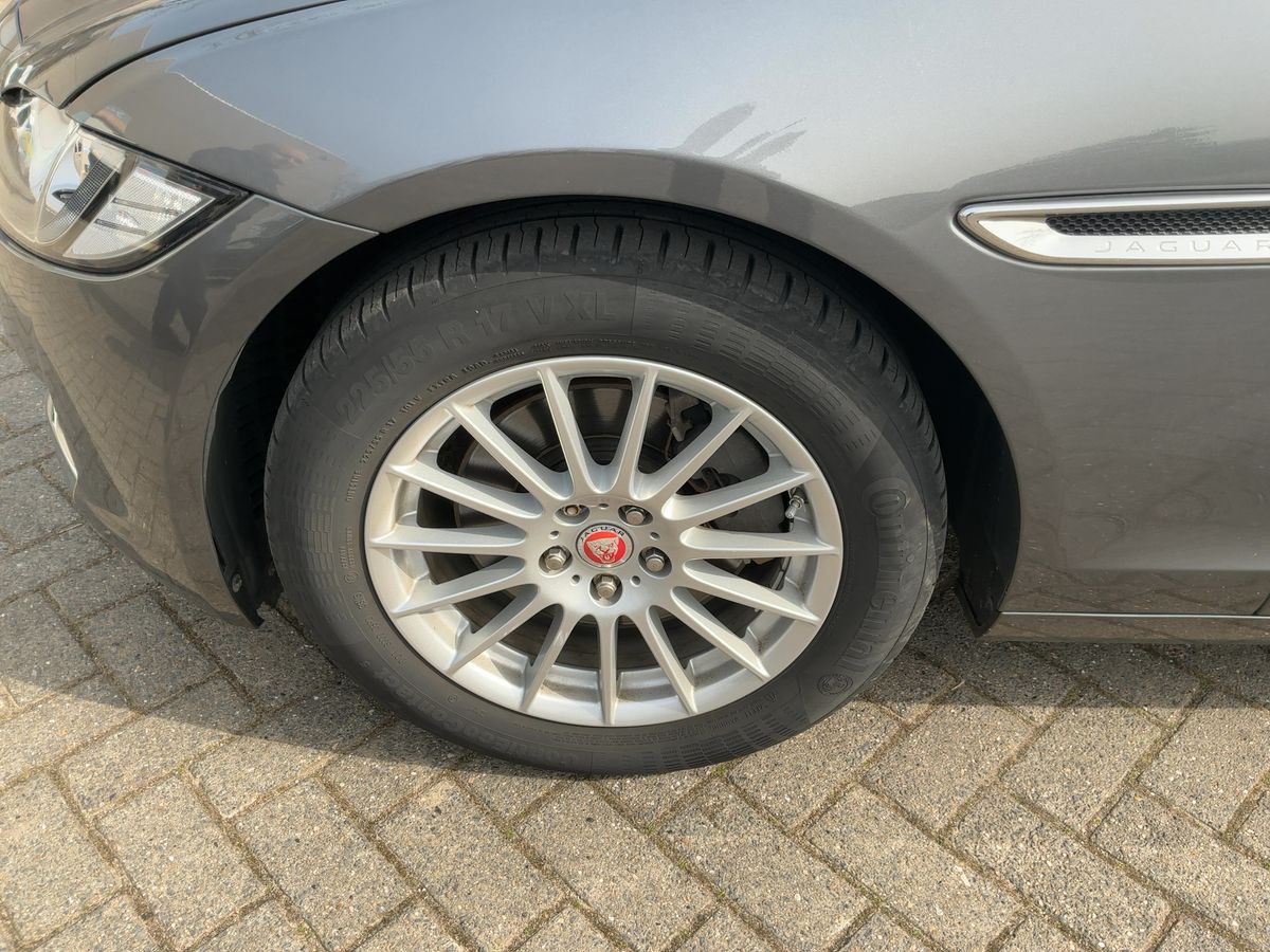 Jaguar XF 2016 — photo 4