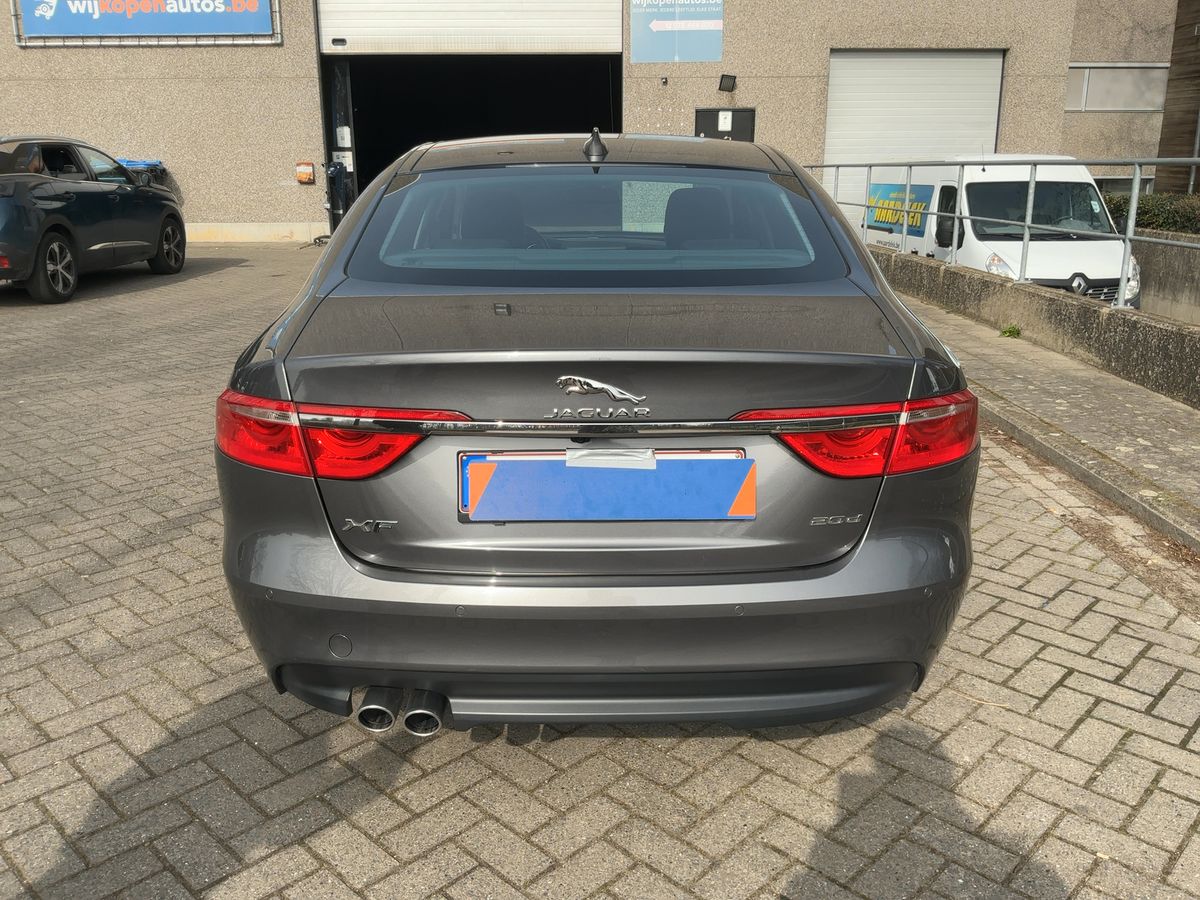 Jaguar XF 2016 — photo 8