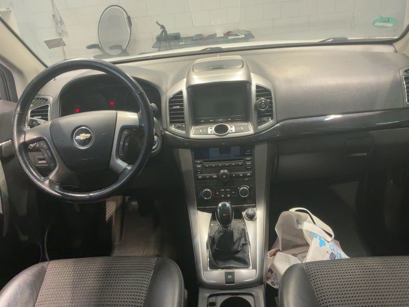 Chevrolet Captiva 2.4 LT 2WD — zdjęcie 12