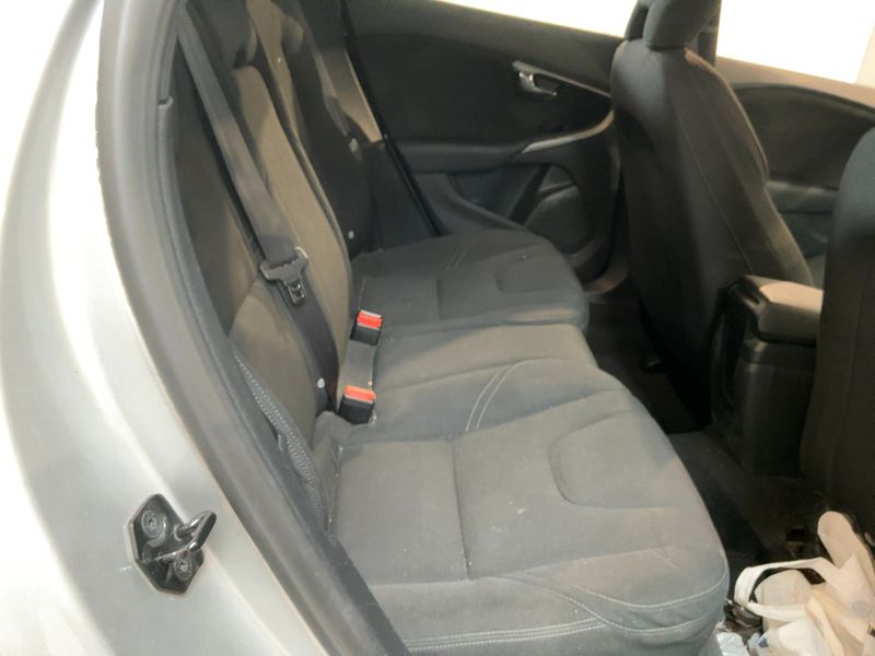 Volvo V40 Cross Country 2.0 D3 Nova Plus Edition — zdjęcie 14