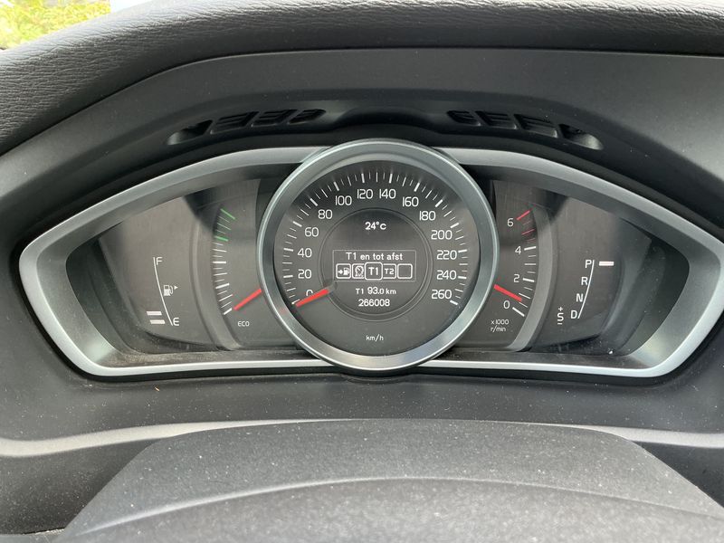 Volvo V40 Cross Country 2.0 D3 Nova Plus Edition — zdjęcie 13