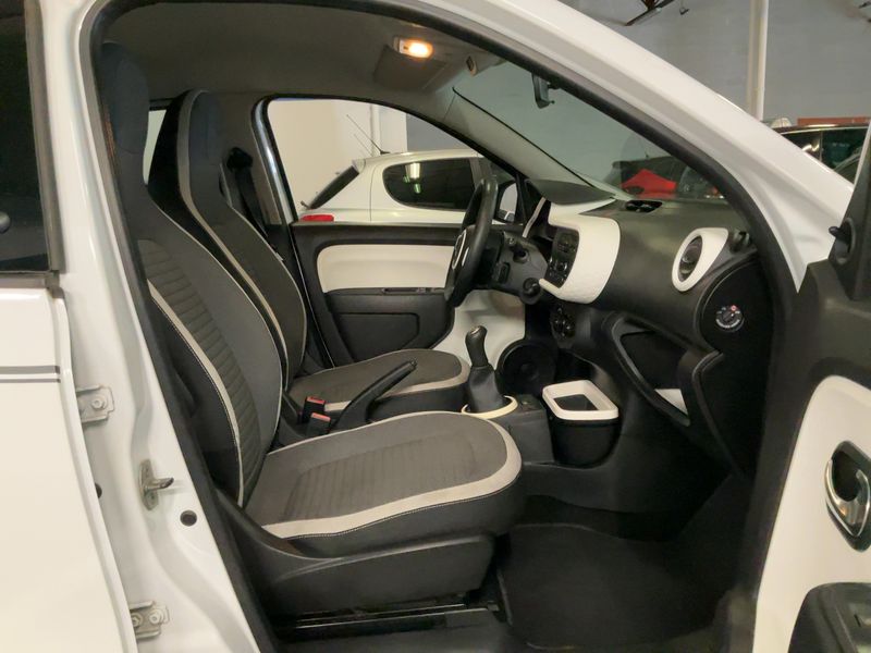 Renault Twingo 1.0 SCe Zen — zdjęcie 11