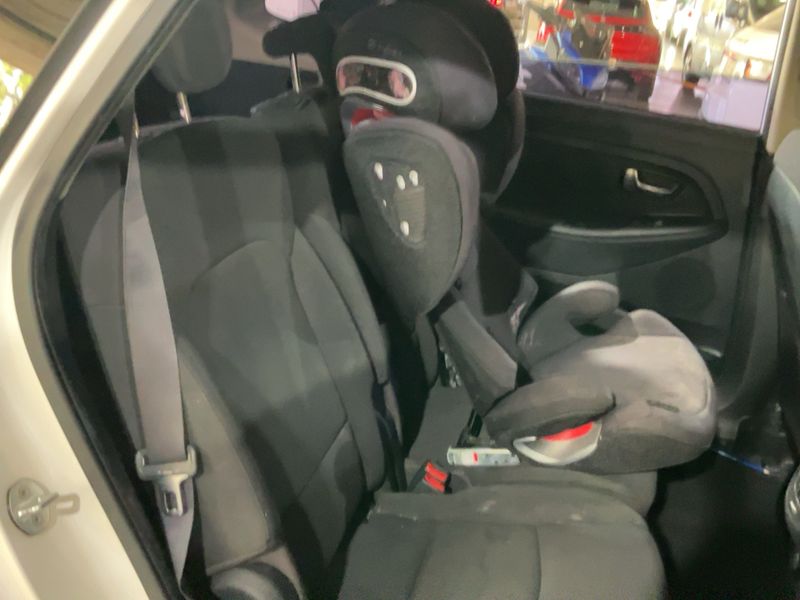 Kia Carens 1.7 CRDi Concept — zdjęcie 14