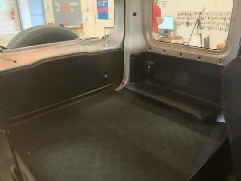 Suzuki Jimny 1.5 Comfort Allgrip NFZ 2022 – снимка 19