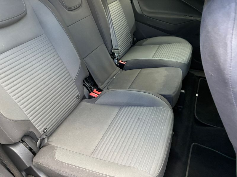 Ford Grand C-Max 1.5 TDCi Titanium — zdjęcie 14